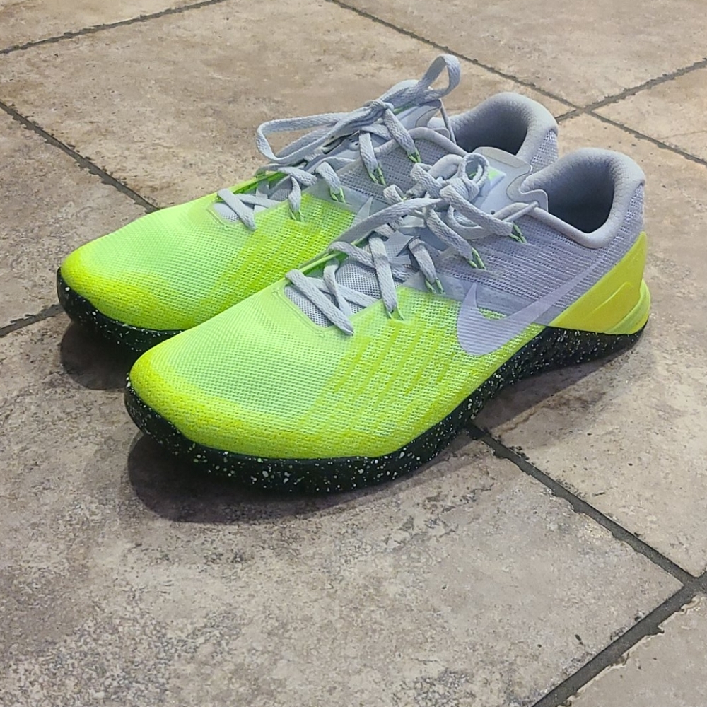 *NWT* Nike Metcon 3
